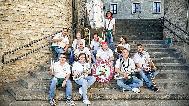 Imagen después - La Blanca no tiene edad para los Cancho, López de Ondategui, Ortiz de Mendibil...