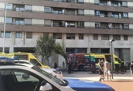 Los servicios de emergencia en el lugar del incendio.