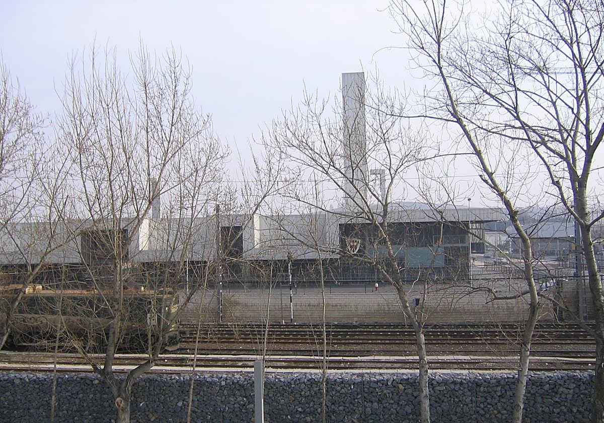 Detienen a dos hombres por robar cuatro veces en una semana en el campo de fútbol de Lasesarre