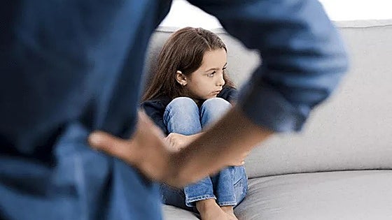 La advertencia del pediatra Carlos González sobre los castigos a los hijos: «No modifican la conducta»