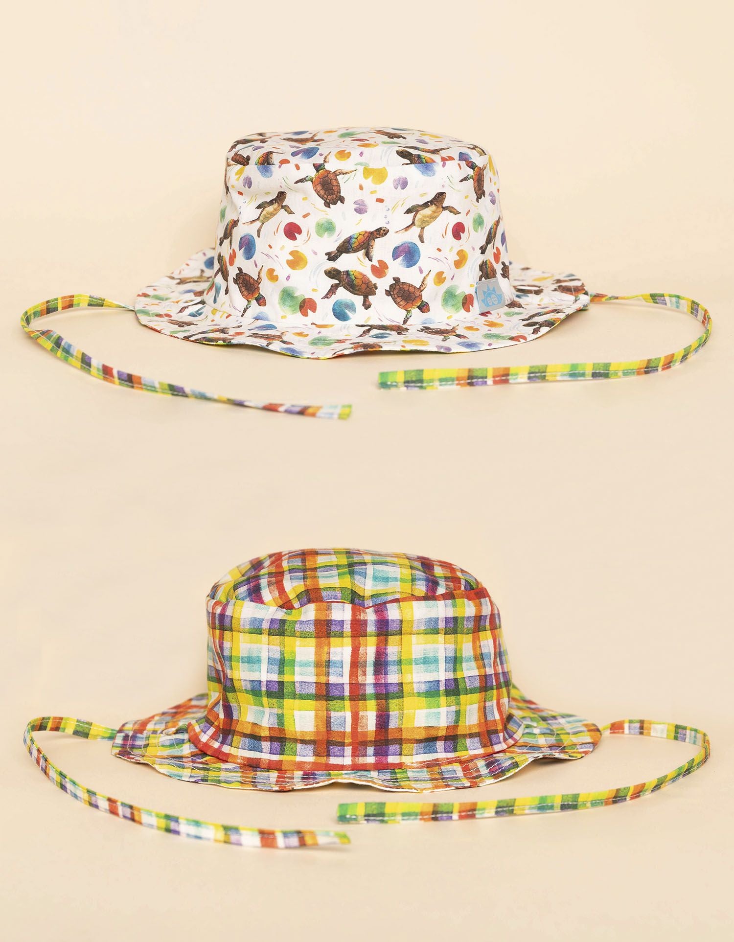 Las prendas con truco de una firma bilbaína para viajar ligero con niños sin llenar la maleta