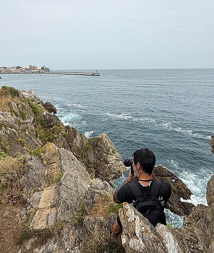 Imagen secundaria 2 - La zona de acantilados de Castro donde ha tenido lugar el trágico suceso.