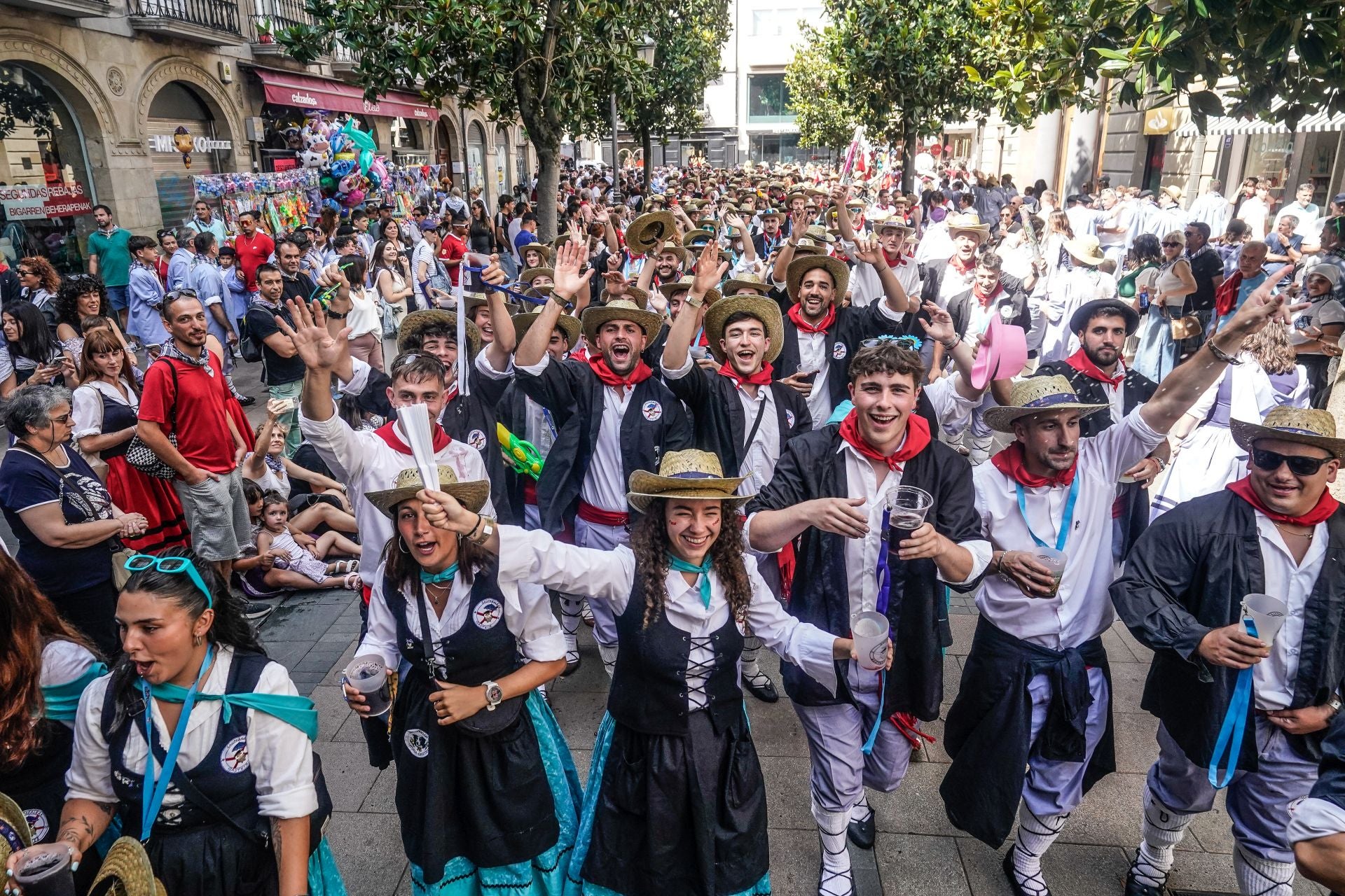 La segunda jornada de fiestas de Vitoria, en imágenes