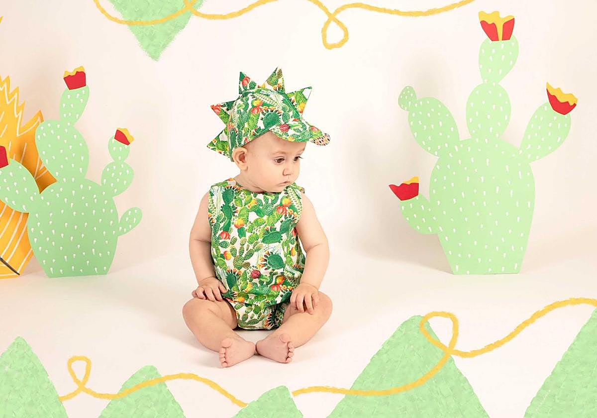 Las prendas con truco de una firma bilbaína para viajar ligero con niños sin llenar la maleta