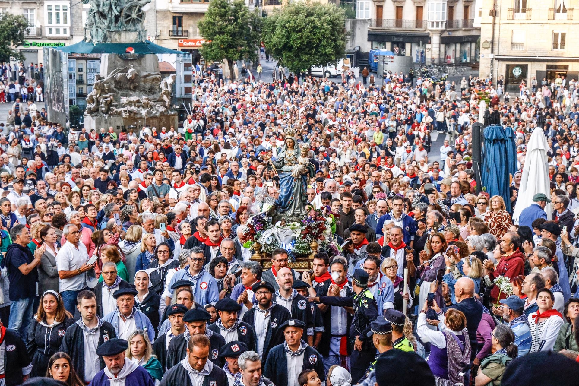 El Rosario de la Aurora, en imágenes