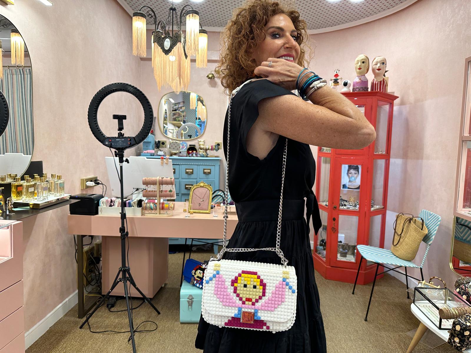 Llega el bolso &#039;Marijaia&#039;: ideado por una comerciante bilbaína y hecho con piezas tipo Lego