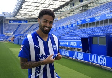 Calebe, en su presentación con el Alavés.