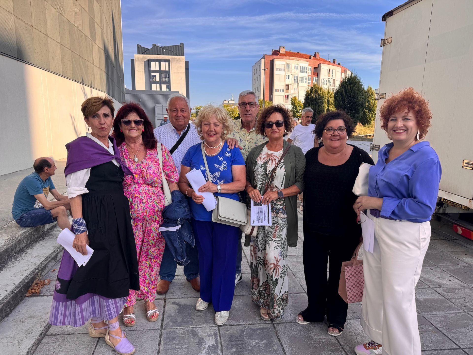 Manoli de Inés, Milagros Díez, José Gálvez, Ana Martín, Eduardo Sáinz, Sara Marcos, Rosa Álvarez y Mariluz Sánchez.