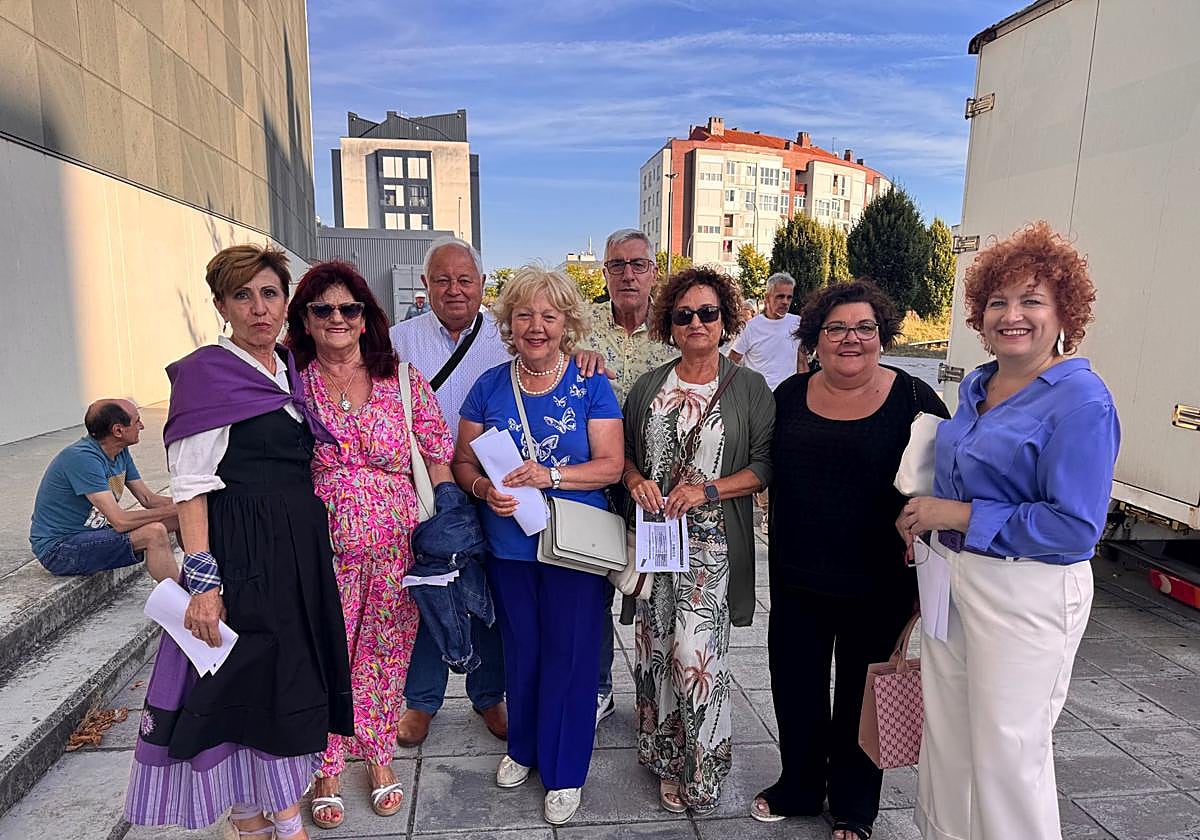 Una escritora agita las fiestas