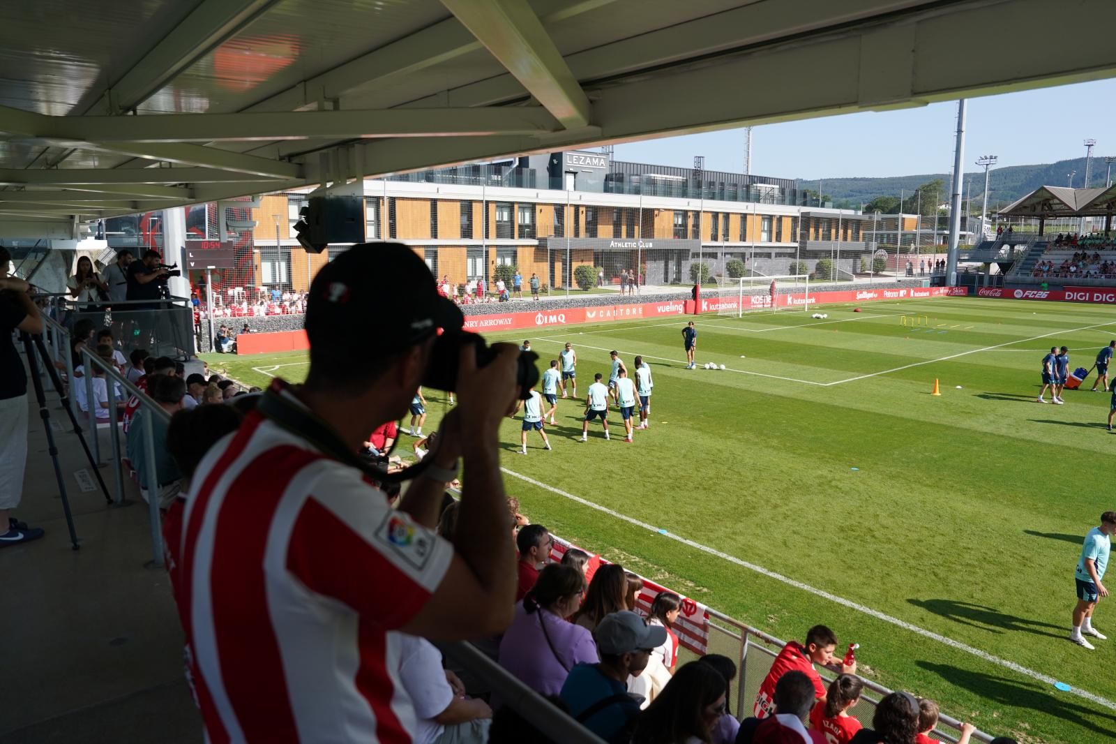 Las imágenes de la afición en Lezama