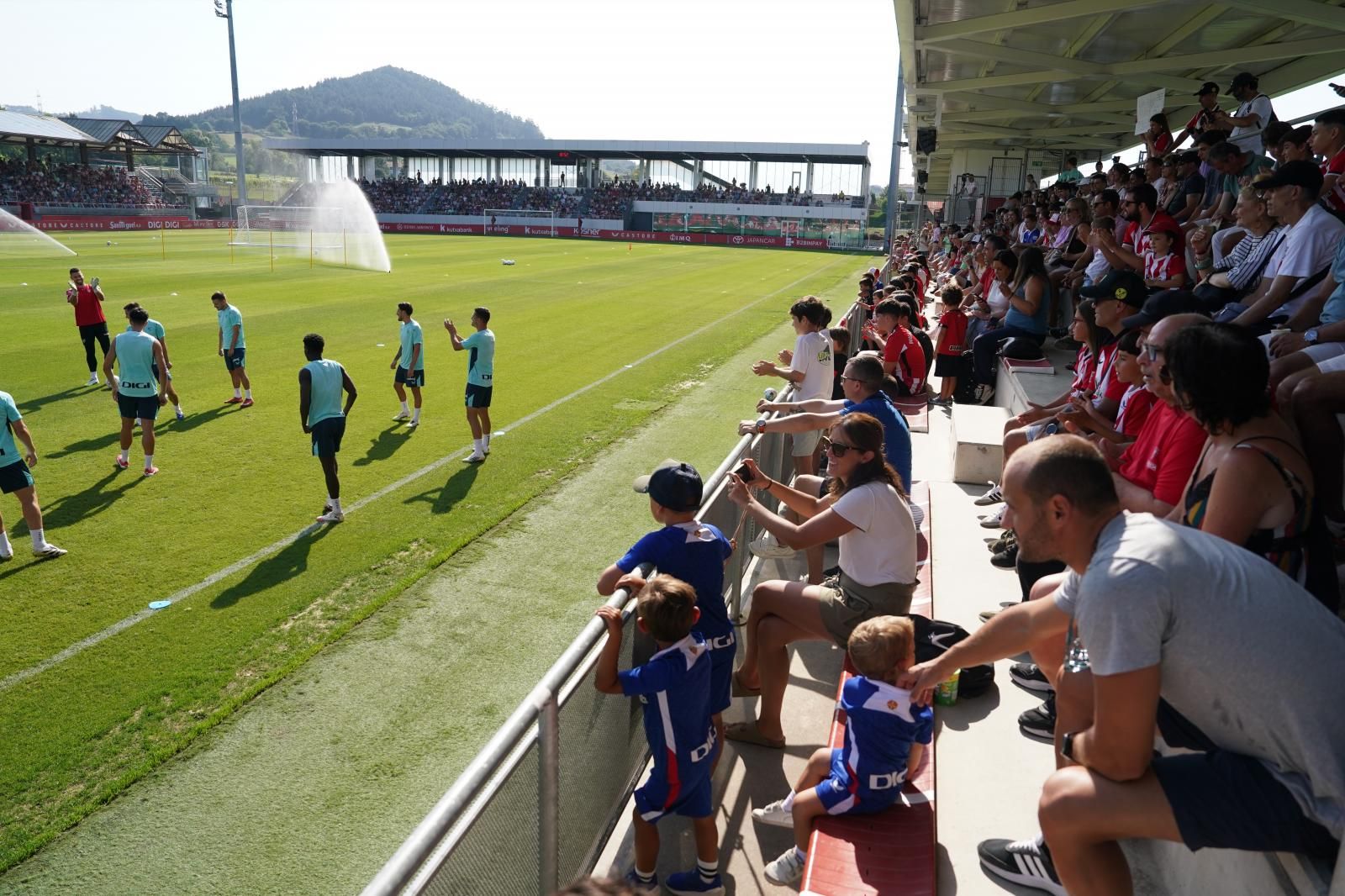Las imágenes de la afición en Lezama