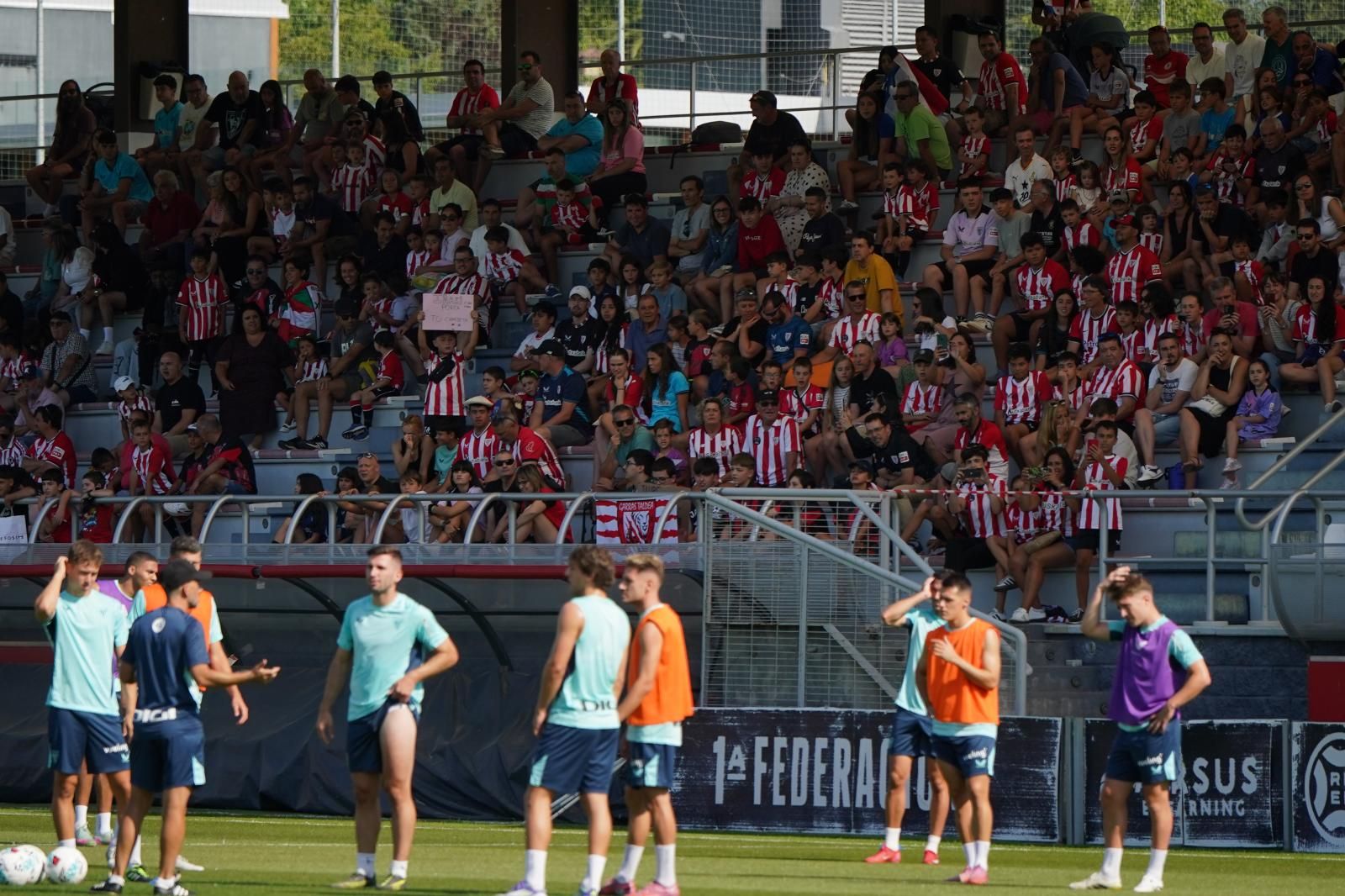 Las imágenes de la afición en Lezama