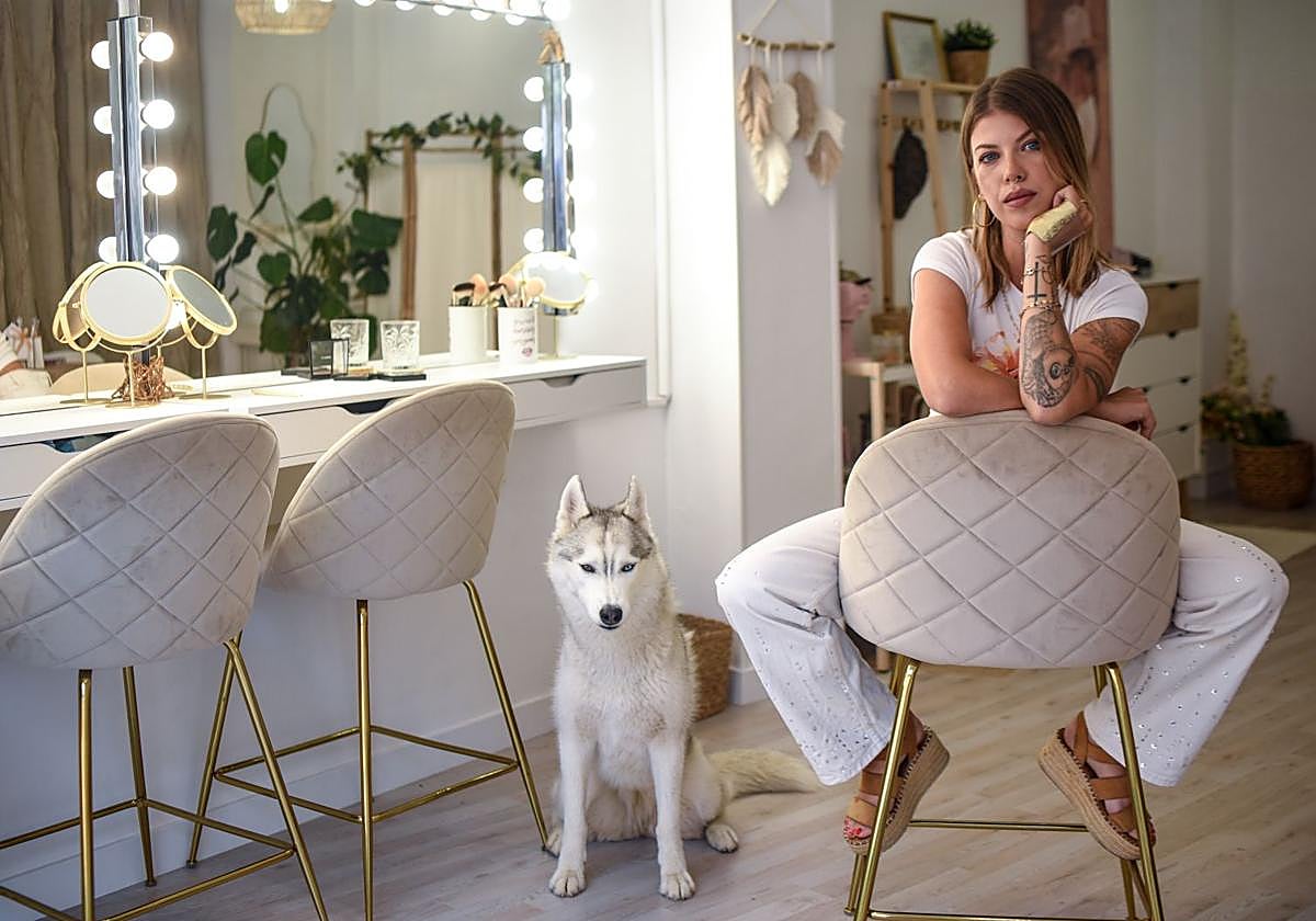 Bianka, maquilladora de cine, abre su propio estudio en Santurtzi