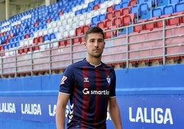 El ariete azulgrana, durante su presentación en Ipurua.