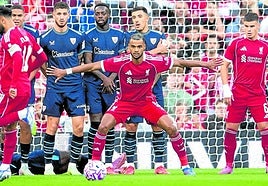 Hasta cinco posibles titulares causarán baja ante el Sevilla en el arranque de Liga.