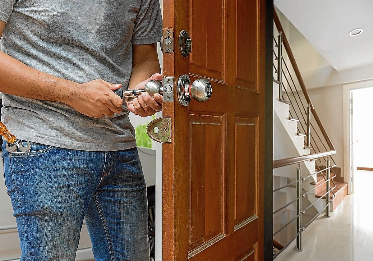 La señal en la puerta de tu casa que puede indicar un intento de robo