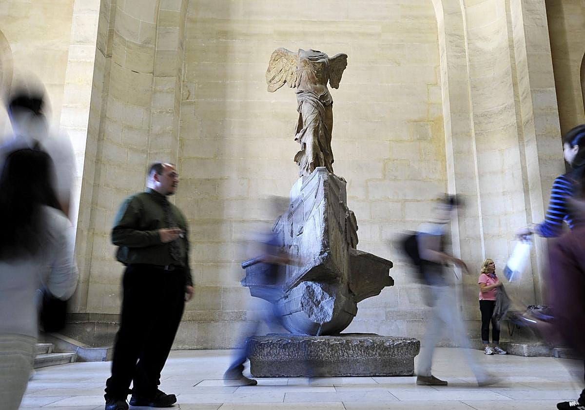 Victoria de Samotracia, en el Museo del Louvre de París.