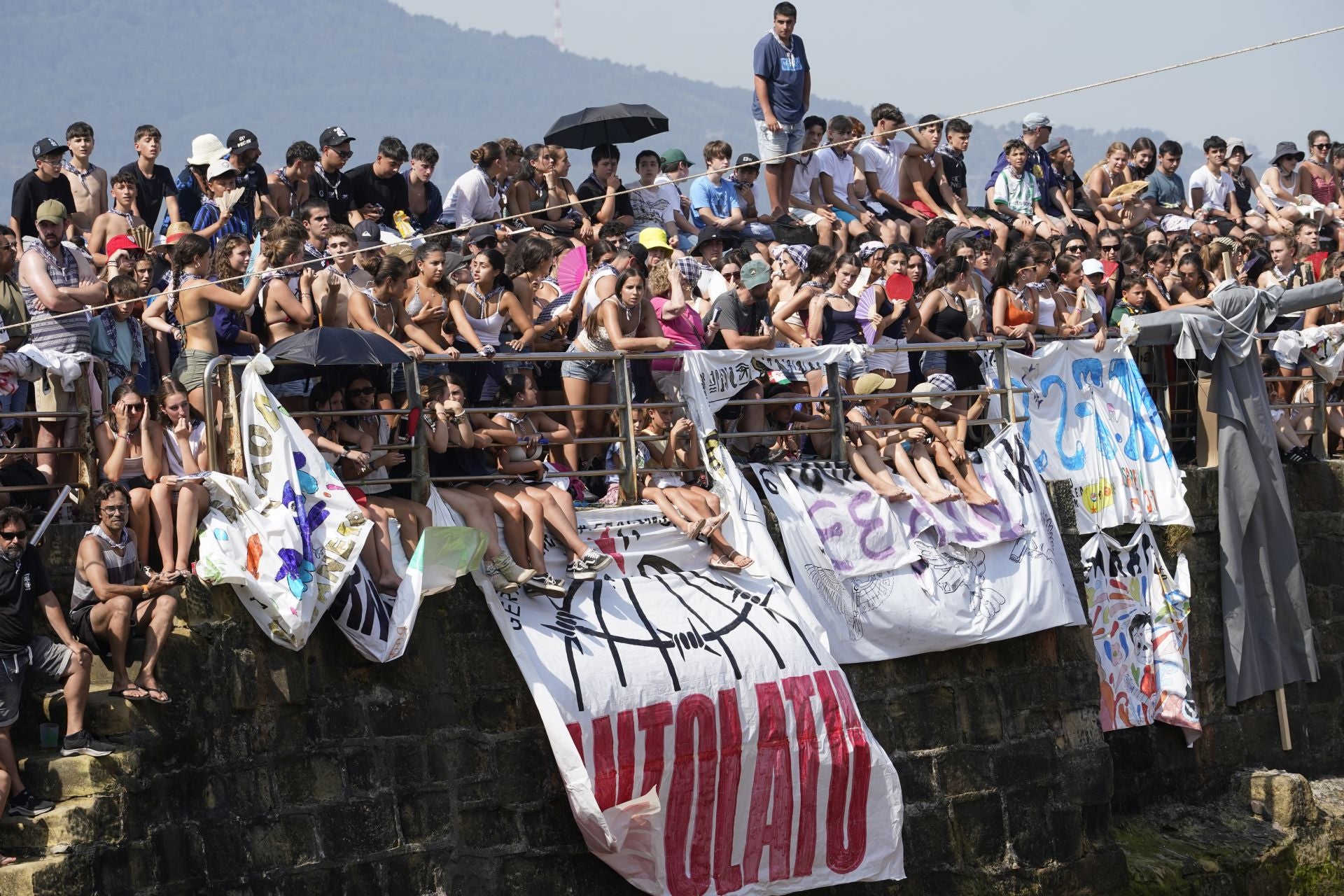 Las mejores imágenes de la &#039;sokamuturra&#039; del Puerto Viejo de Getxo