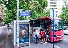 La Avenida Gasteiz, vía de salida de la ciudad, es una de las zonas donde se instalarán marquesinas propias para Alavabus.