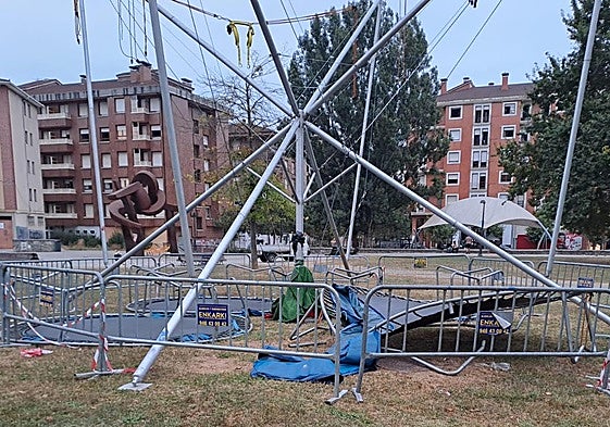 Una de las barracas dañadas.