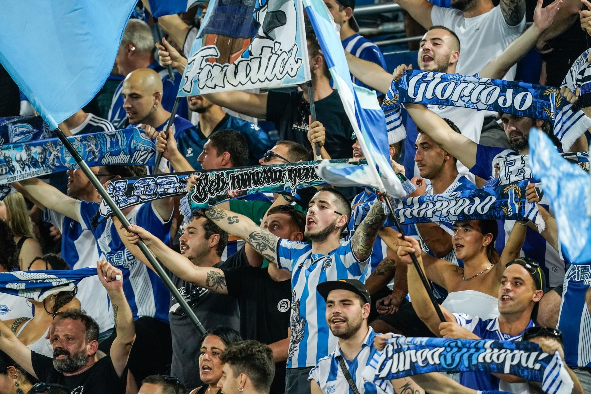 Las imágenes del regreso de la afición a Mendizorroza