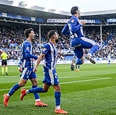 El Alavés cambia el paso a tiempo