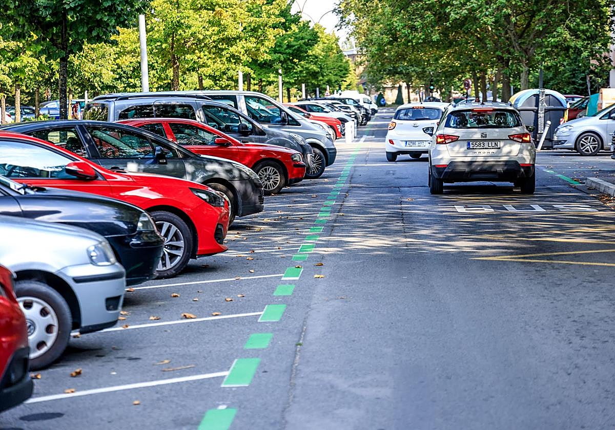La calle Valladolid ya tiene pintada la nueve zona verde.