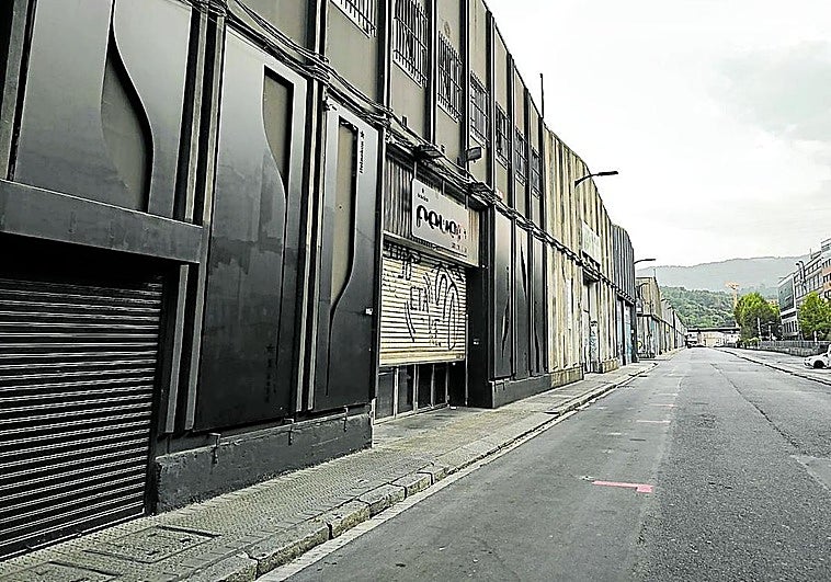 Exterior de la discoteca donde se produjo de madrugada la riña tumultuaria