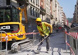 Euskadi es la tercera comunidad que más trabajadores atrae pero su formación es baja