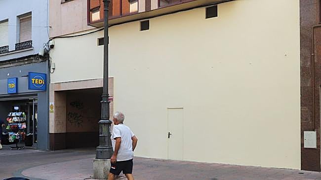 Imagen después - Mercedes DeBellard, autora del mural de Nevenka eliminado: «Ojalá pudiéramos volver a pintarlo»