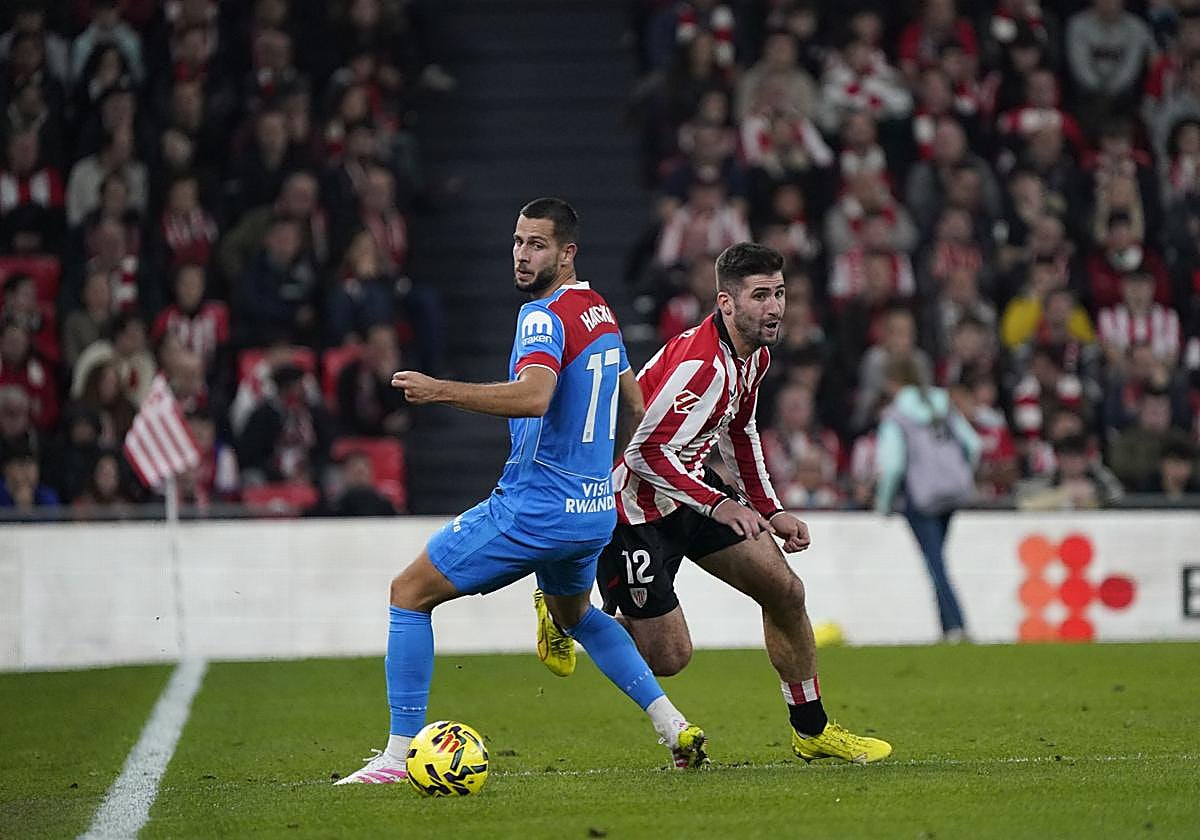 Areso trata de zafarse de Hancko.