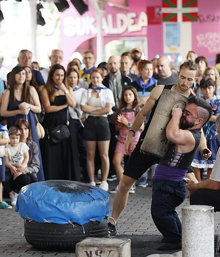 Imagen secundaria 2 - Deporte y fiesta no son incompatibles en Aste Nagusia