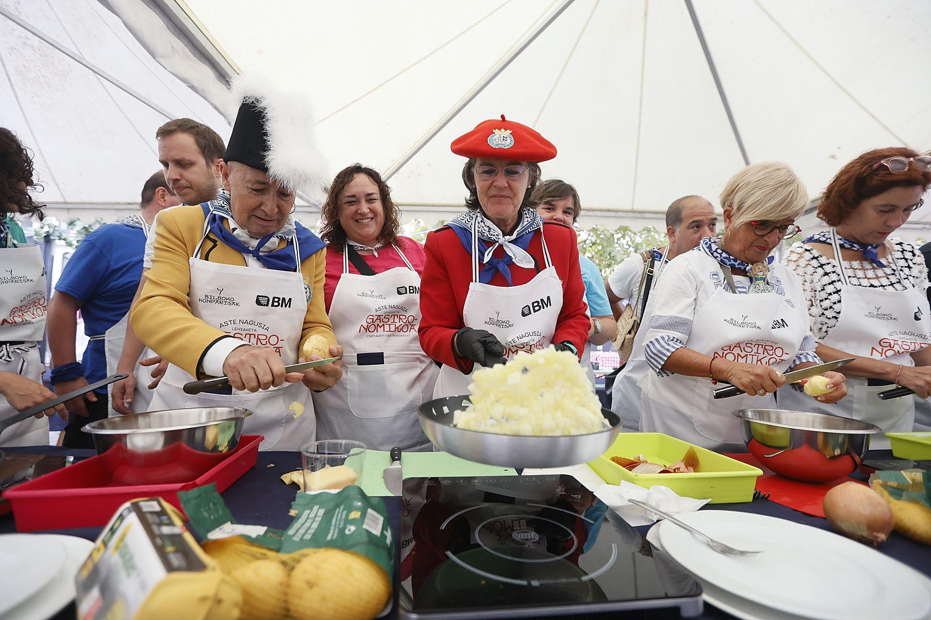 El olor a patata frita impregna El Arenal