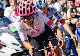 Carapaz se salta La Vuelta para preparar el Mundial de Ruanda