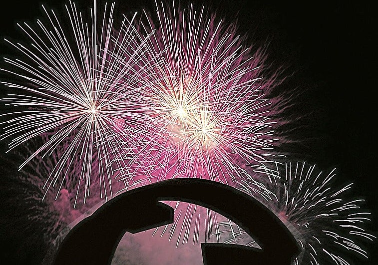 Los fuegos de la mano de Beisel Pyrotechnik.