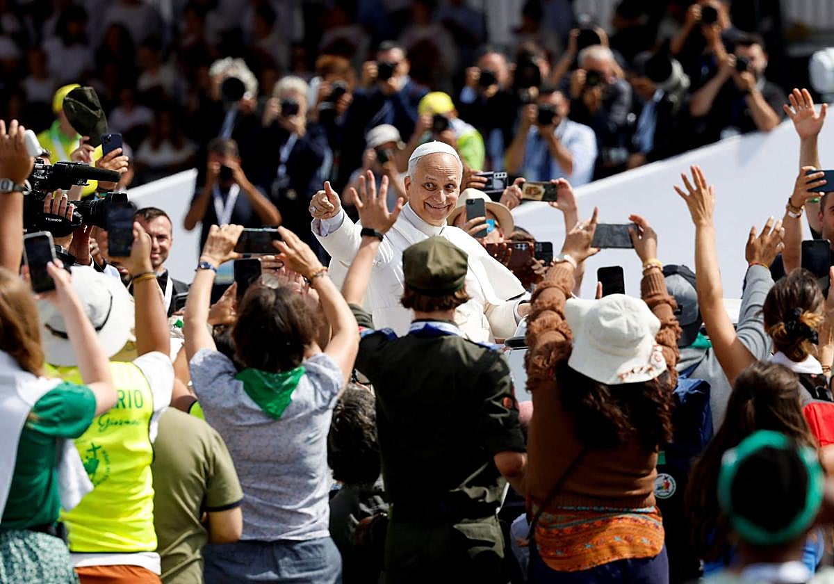 El Papa León XIV preside la misa en Tor Vergata.