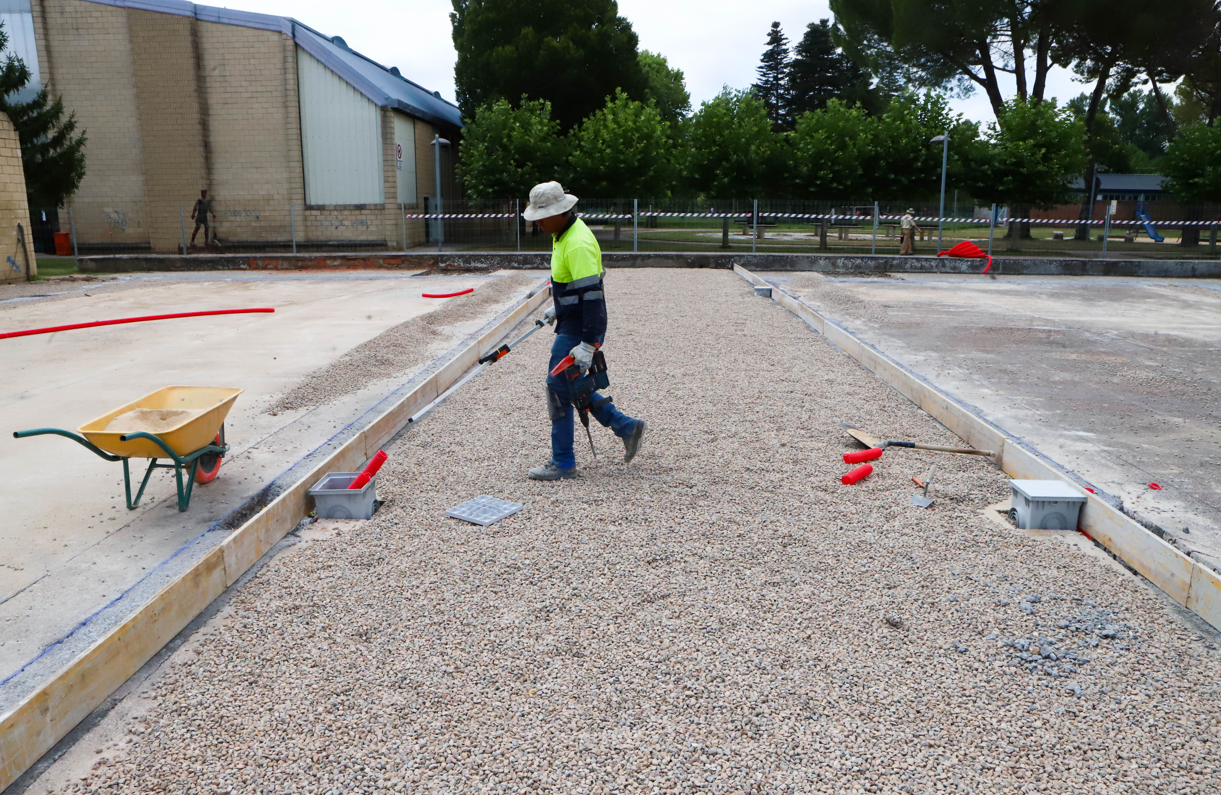 La última fase será colocar las pistas y los cerramientos.