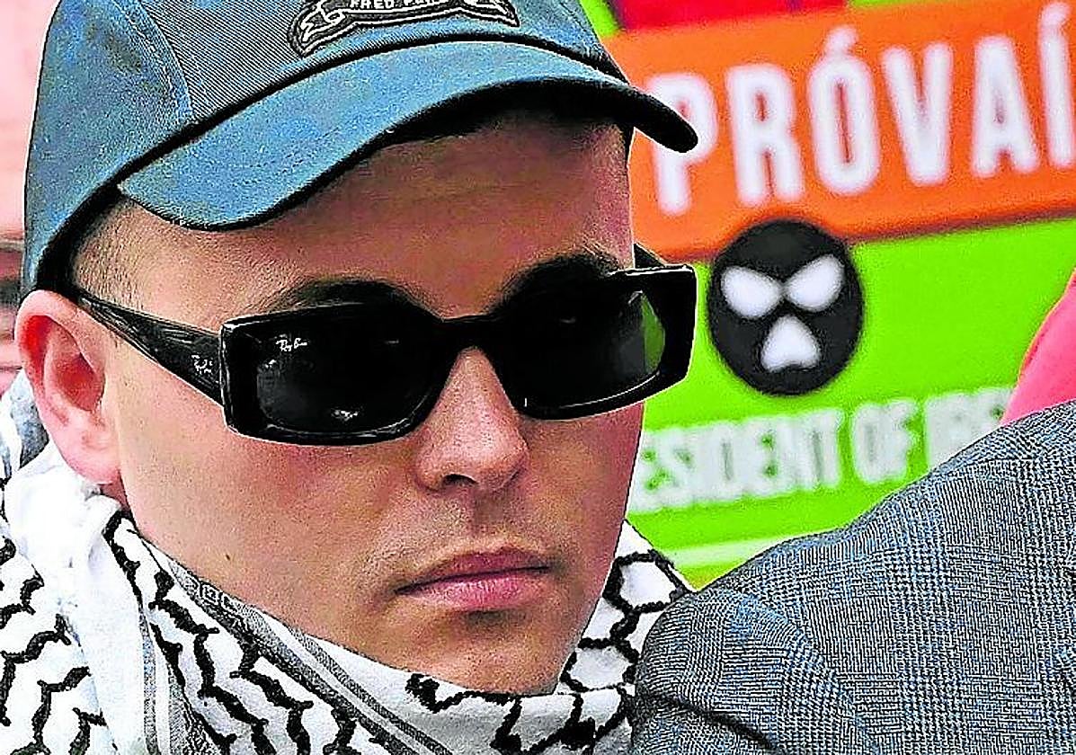 Liam o'Hana, ayer ante la sede judicial.