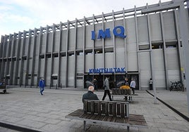 Entrada de la clínica del IMQ en Zorrauzaurre.