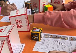 El Arenal acoge el primer campeonato de cubo de Rubik en Aste Nagusia