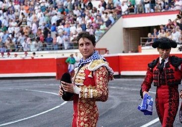 Un ganadero en la cumbre