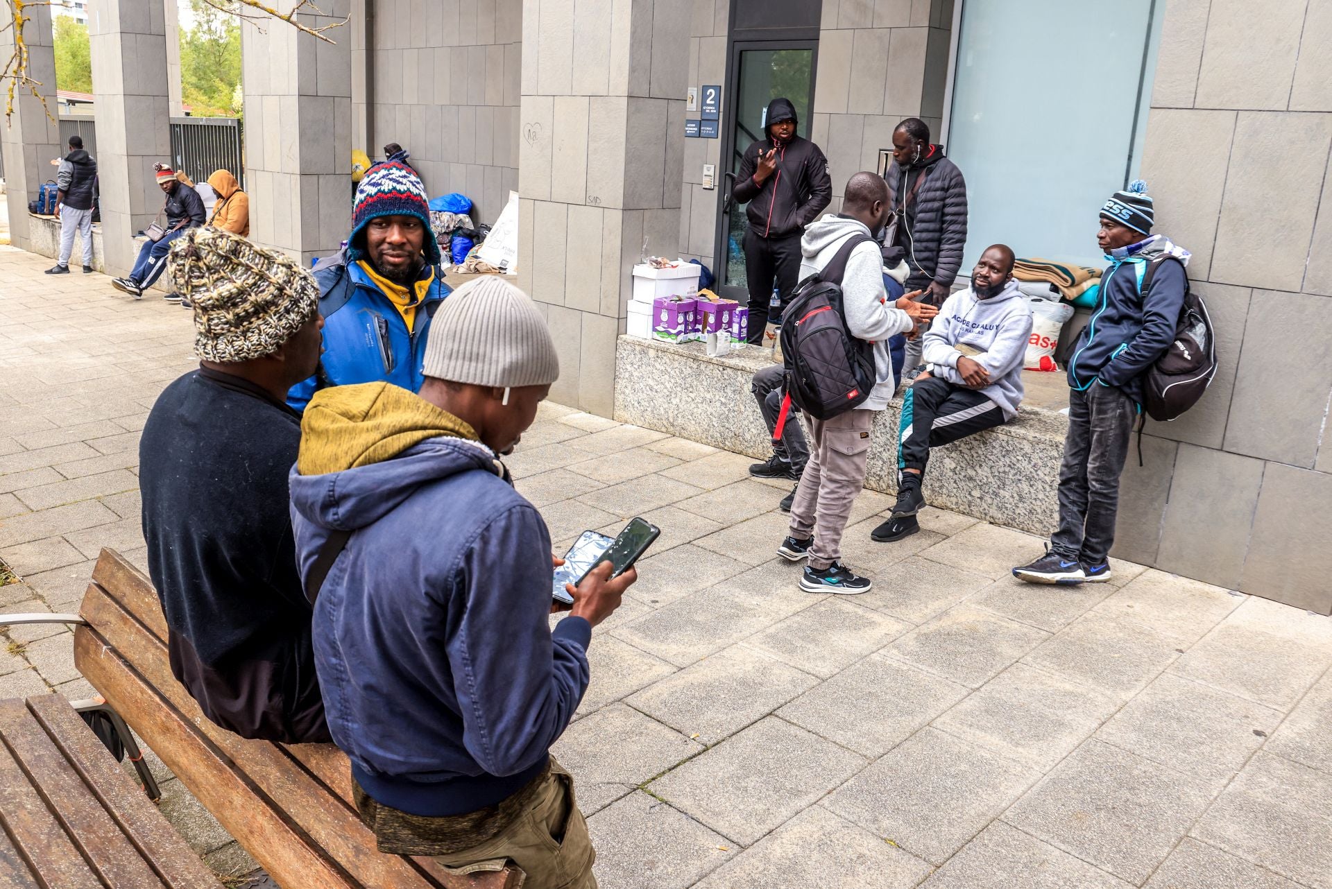 El Gobierno vasco inicia el traslado de parte de los malienses que viven en las calles de Vitoria