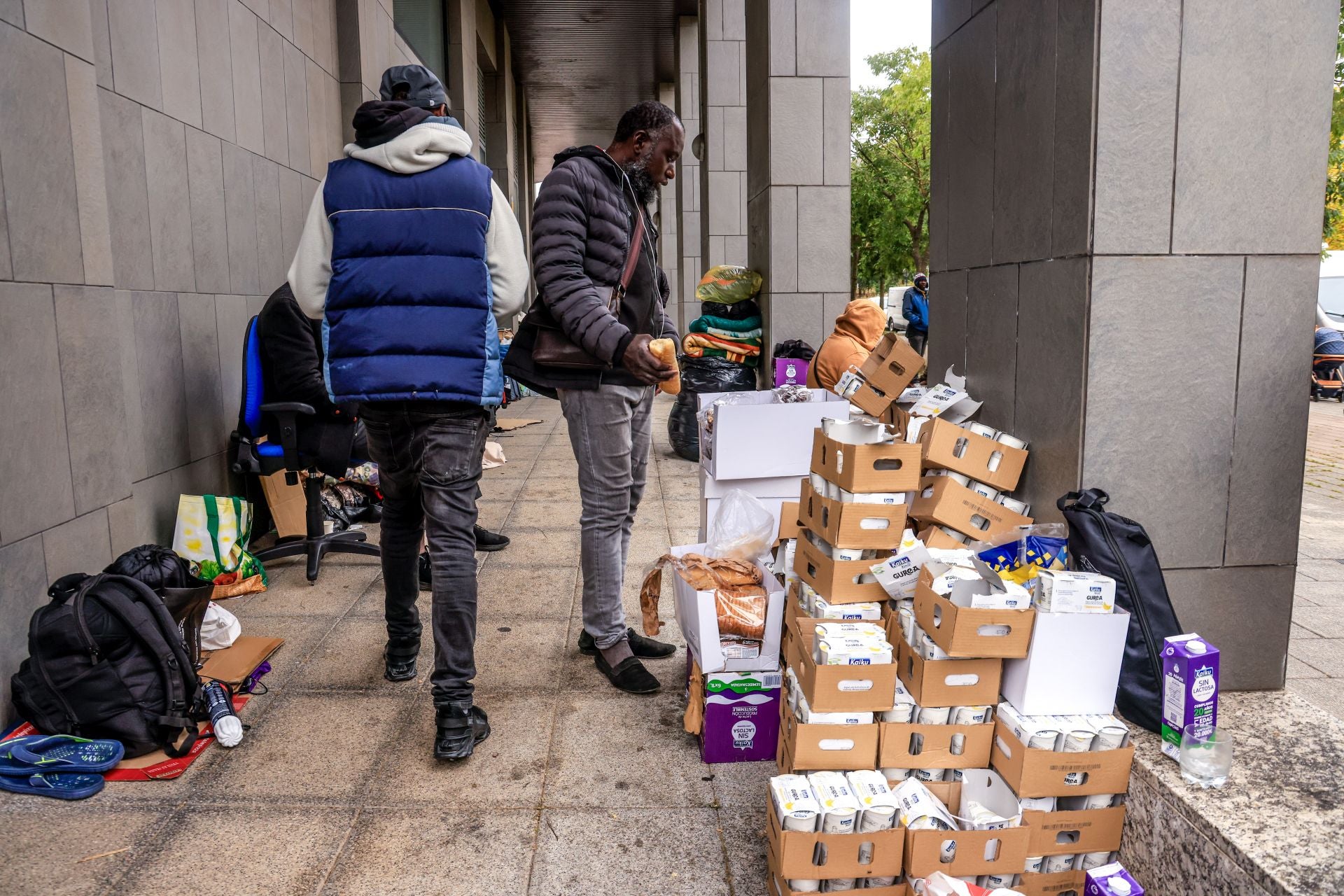 El Gobierno vasco inicia el traslado de parte de los malienses que viven en las calles de Vitoria