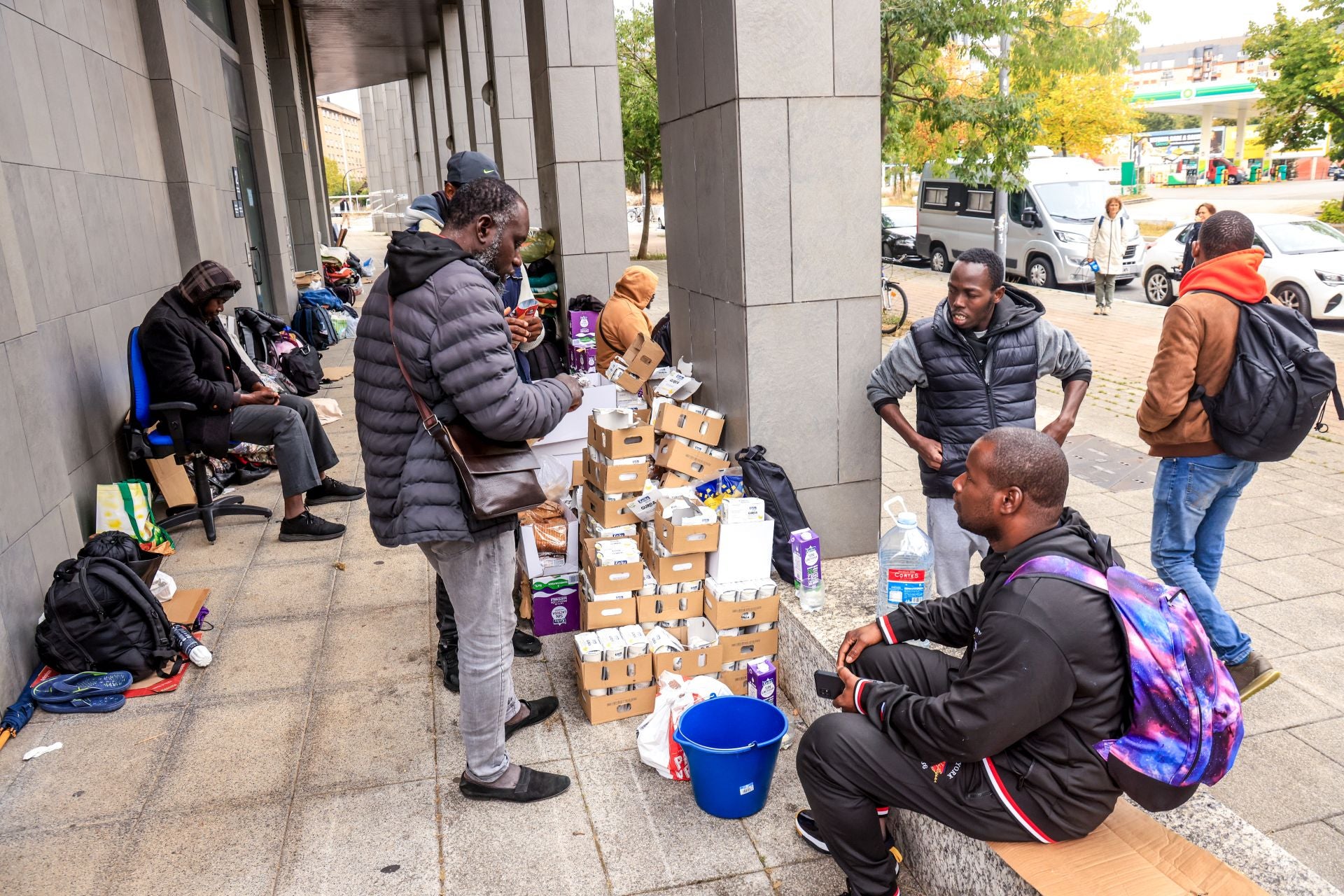 El Gobierno vasco inicia el traslado de parte de los malienses que viven en las calles de Vitoria