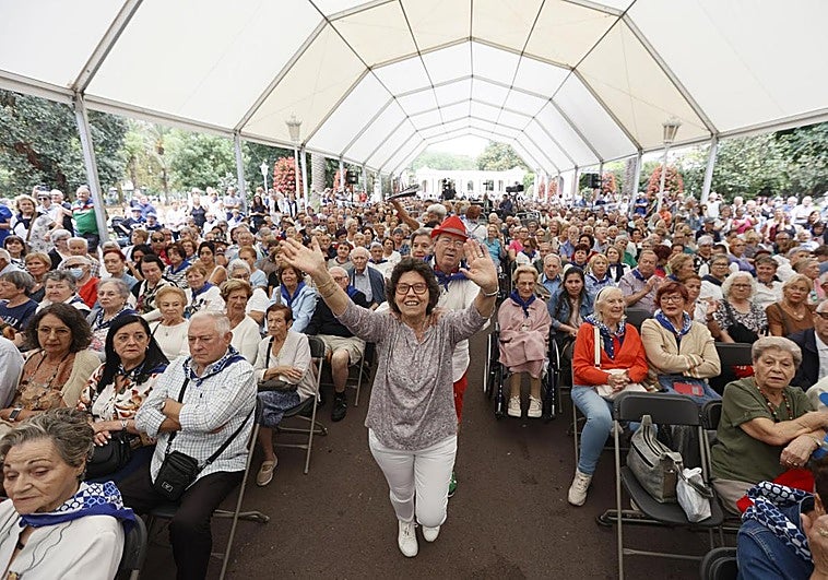Bilbaínos de todas las edades han disfrutado de las bilbainadas en La Pérgola.