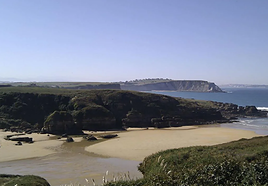 Cerrada la playa cántabra de Galizano por un brote de gastroenteritis en trece menores