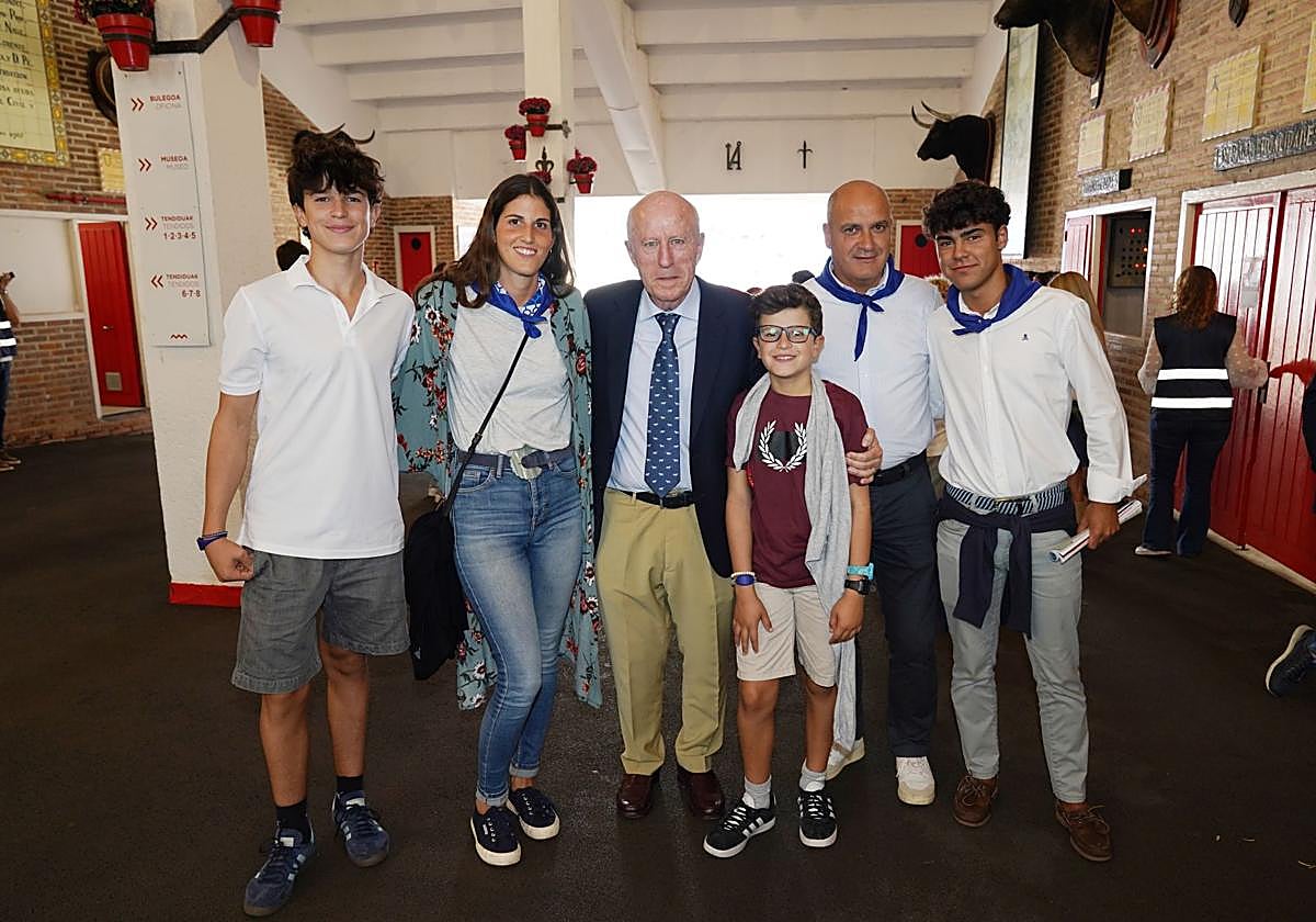 Leopoldo Cardenal, Teresa Sánchez Murga, Leopoldo Sánchez Gil, Jon Sánchez Murga, Javier Gorbeña y su hijo Beñat.
