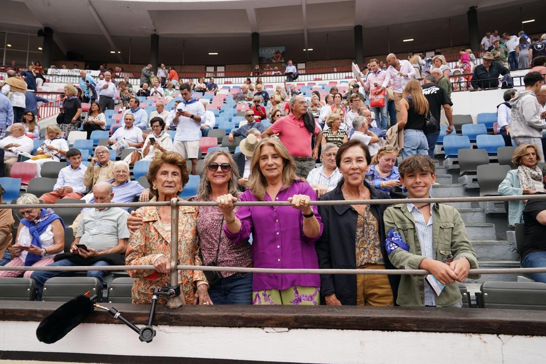 Teresa Arana, Zita Etxebarria, Paloma Thomas de Carranza, Beatriz Aguinaga y Felipe Artola.