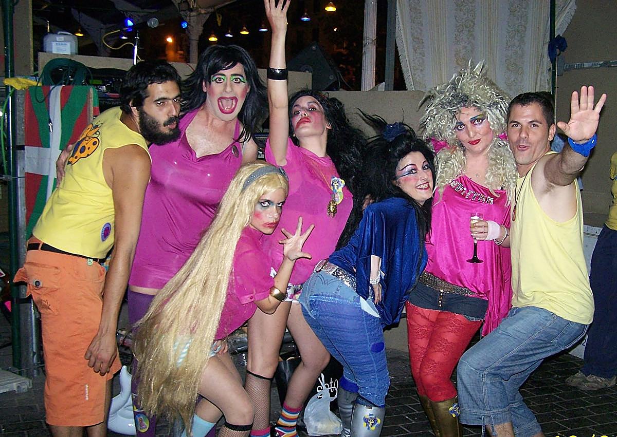 Imagen secundaria 1 - Los que ponen el &#039;brilli-brilli&#039; a las fiestas