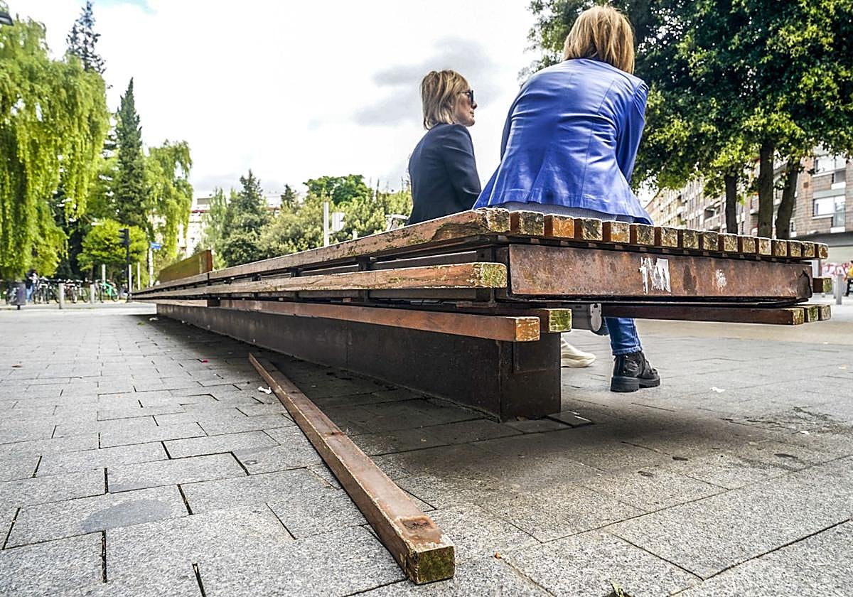 El mal estado de los bancos de Vitoria